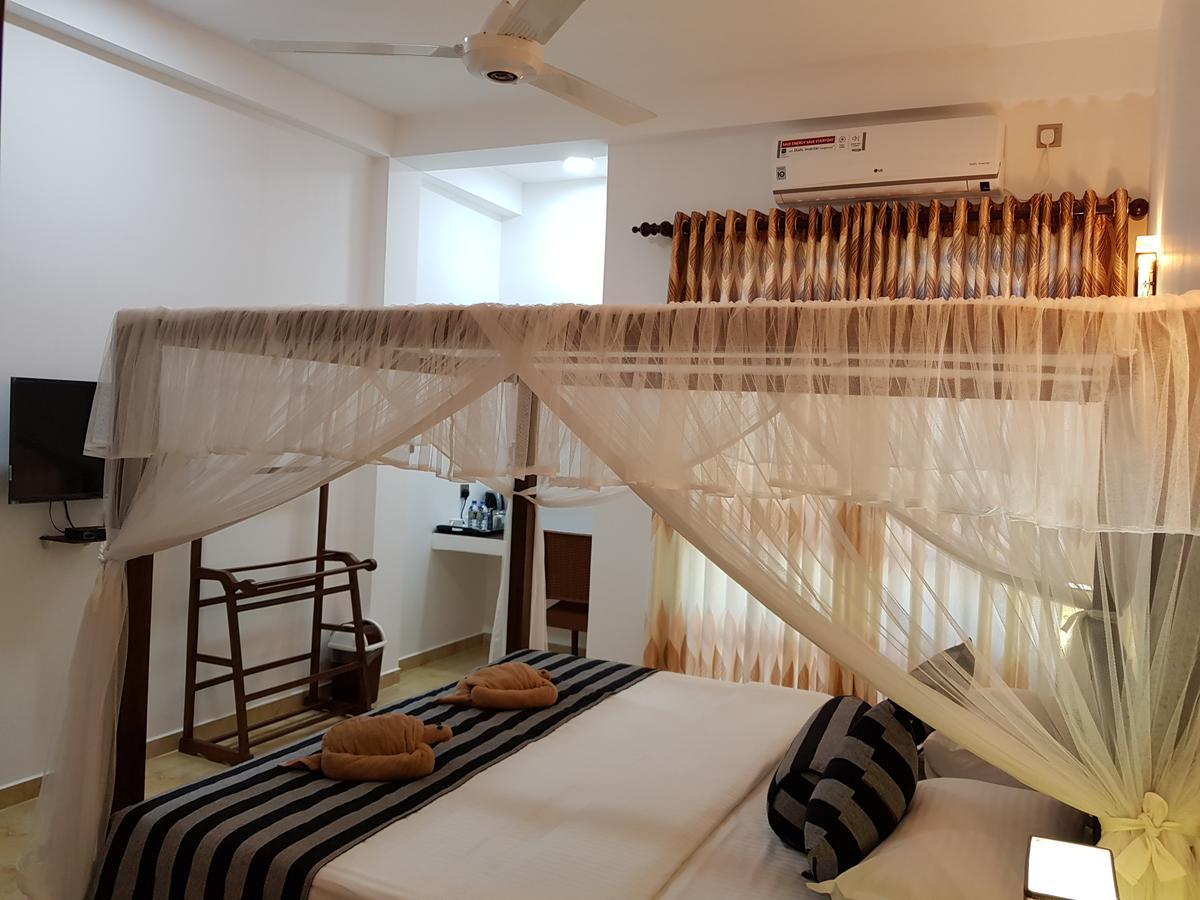 My Whales Guest House Banduramulla Eksteriør bilde